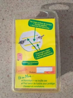 Boite passage ruban clôture électrique cheval