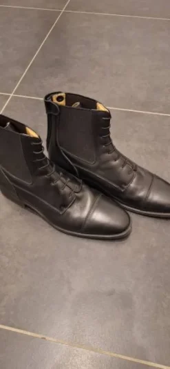 Bottillons à lacets