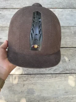 casque équitation marron