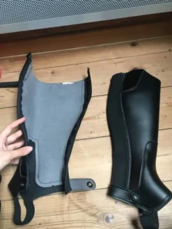 Chaps fouganza en cuir neuf taille S