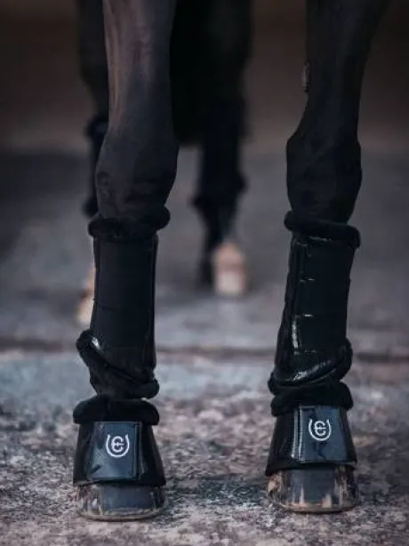 Cloches avec faux mouton Equestrian Stockholm - Black Edition