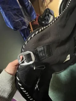 Couverture polaire noir neuve 105