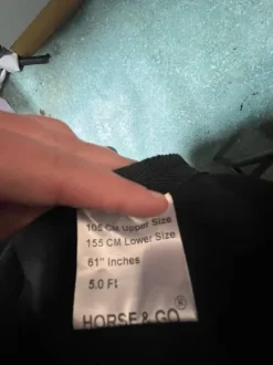 Couverture polaire noir neuve 105