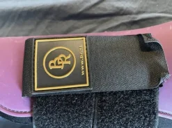 Ensemble de guêtres et protège-boulets mauves BR