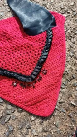 Ensemble fantaisie tapis de selle et bonnet