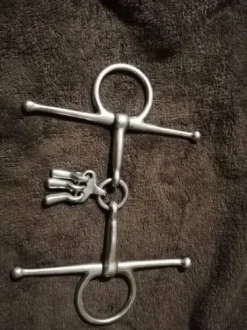 Mors a aiguille à jouet