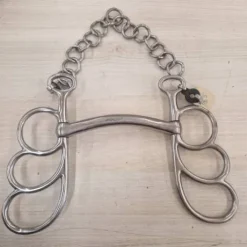 Mors d'attelage coup de poing