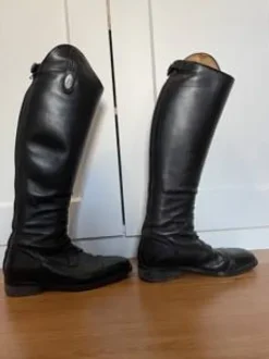 Paire de bottes noires DeNiro