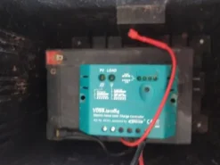 Poste de clôture électrique