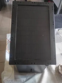 Poste de clôture électrique