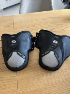 Protèges boulets  Zandona Carbon chic noir