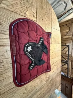 TAPIS BORDEAUX ANNA SACRAPATI ENSEMBLE