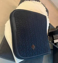 Tapis de selle kentucky dressage