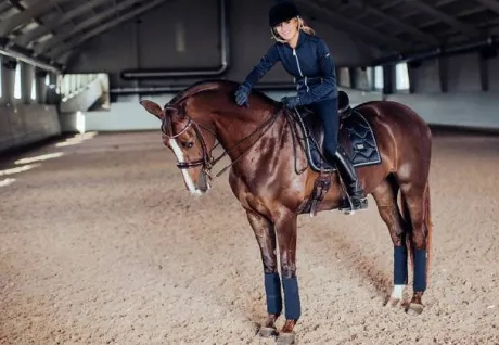 Tapis de selle midnight blue - equestrian stockholm - tissu déperlant