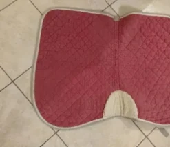 Tapis de selle rouge taille cheval