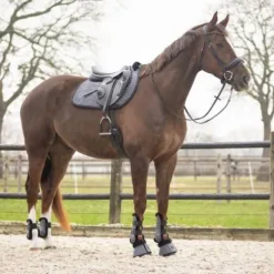 Tapis de selle Sensisoft - QHP - Doublure en fausse fourrure