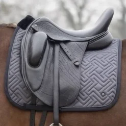 Tapis de selle Sensisoft - QHP - Doublure en fausse fourrure