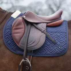 Tapis de selle Sensisoft - QHP - Doublure en fausse fourrure