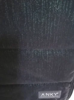 Tapis dressage Anky noir avec reflets verts brillants