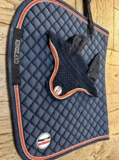 TAPIS ENSEMBLE KINGSLAND BLEU MARINE ET ROUGE