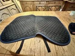 TAPIS ENSEMBLE KINGSLAND BLEU MARINE ET ROUGE