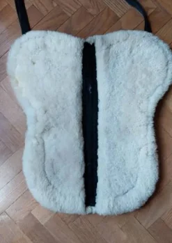 TAPIS MOUTON HKM SPORTS  EQUIPEMENT