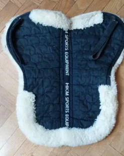 TAPIS MOUTON HKM SPORTS  EQUIPEMENT