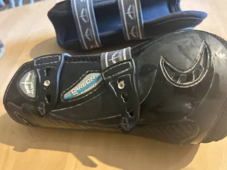 Vends guêtres et protège boulet Veredus Carbo gel